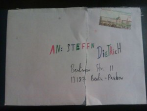 Umschlag farbenfroh farbenfroher Briefumschlag eines Mandanten an Rechtsanwalt Dietrich